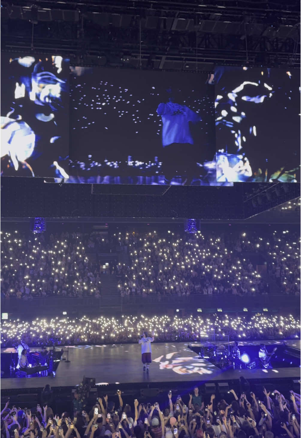 The Amsterdam crowd did not dissapoint❤️ @BILLIE EILISH #billieeilish #hmhas #hmhastour #billie #wildflower #concerts #live #amsterdam #fyp 