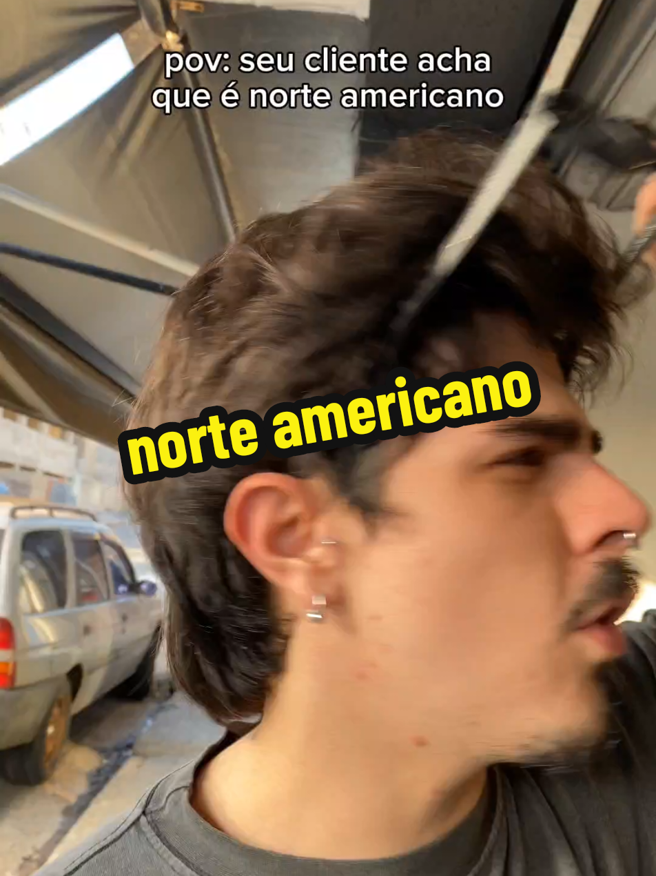 aquele amigo que acha que é norte americano e quer falar inglês a todo momento! #parcinha #floraecultura 