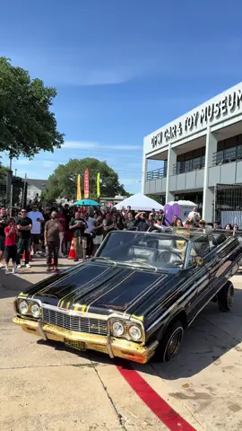 Hitting switches  #lowrider #texas #impala 