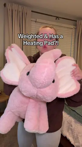 How cute is this giant weighted stuffed animal?! It even has a removable, non scented heating pad you can microwave! #weightedstuffedanimal #giftideas #tiktokshop #tiktokmademebuyit #foryouu #viral 