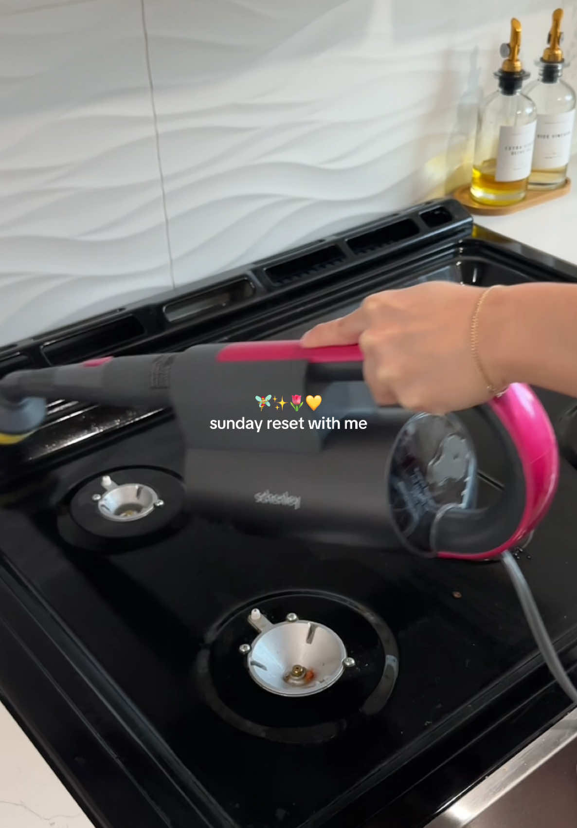happy sunday reset!! 🧚‍♀️✨ hope you guys start your week off with clear mind and clean home 🤍 #cleaning #clean #cleaningtiktok #sunday #sundayreset #routine #aesthetic #reset