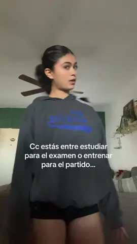 Pero como uso knowunity hago las dos 😙 @knowunity.latam #viral #foryou #parati #bc #tijuana #fypシ゚ #fyp #voley #voleyball #volleyball #volibol #volleyballplayer #volleyballworld #voleybol #contenido #deporte #examen #entrenamiento 
