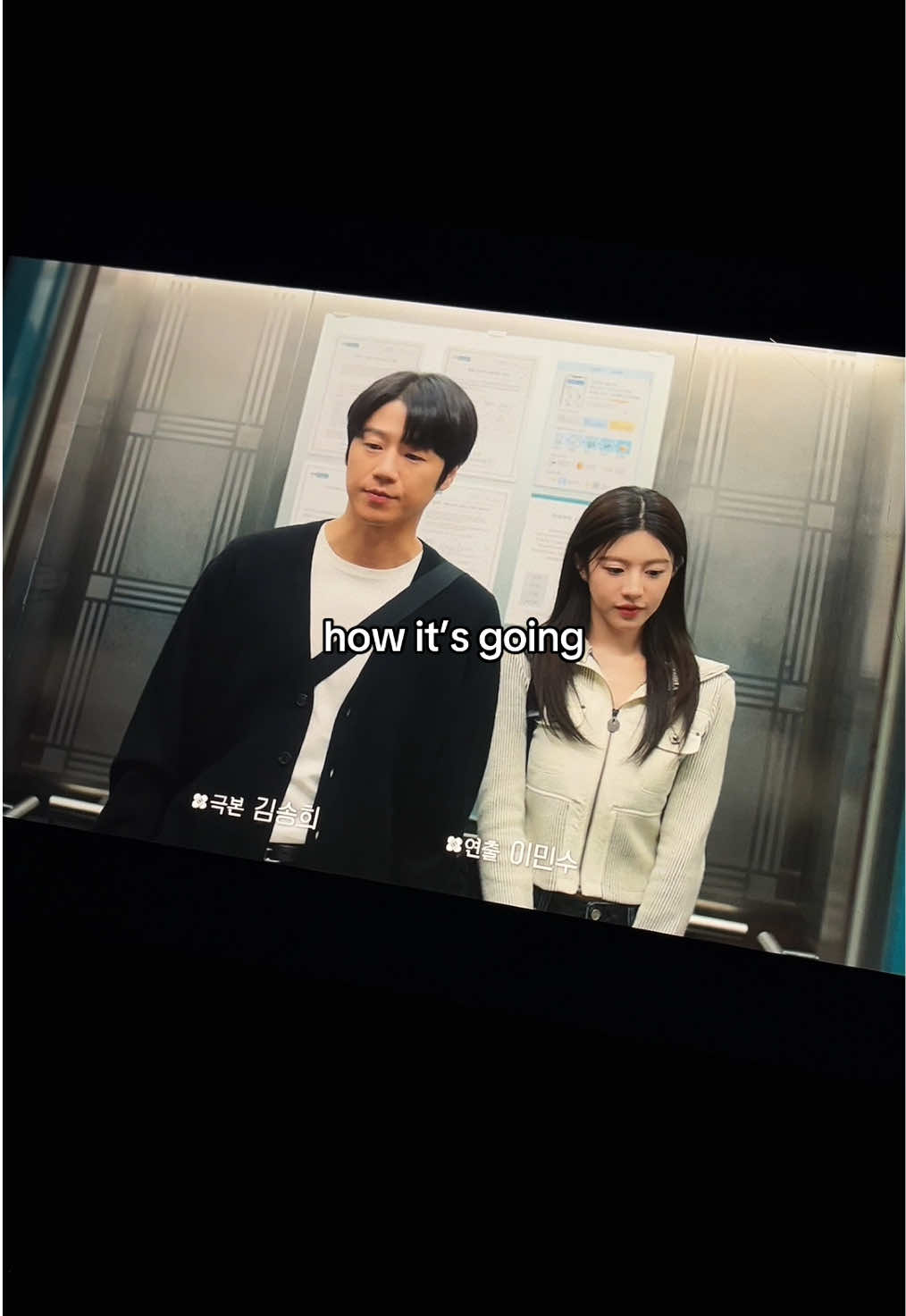 semakin tidak ada jarak permirsahhhh🤭 #kdrama #residentplaybook #residentplaybookkdrama #goyounjung #jungjoonwon #kangyooseok #hospitalplaylist #hospitalplaylist2 #kdramalover #foryou #fyp #tiktoktainment #bahastontonan 