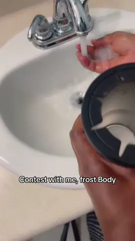 Never Let The Ice In Your Drinks Melt! #frostbuddy #mom #TikTokShop #daughter #tiktokshopping #tiktokshopfind #momanddaughter #drinks #colddrink...