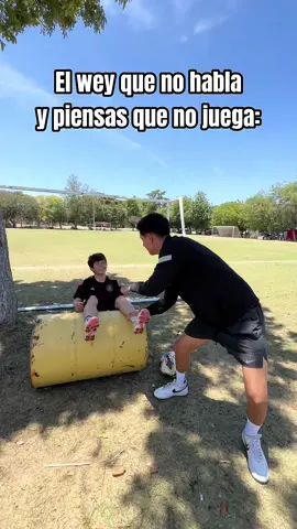 Te resbalaste rey? @Guillermo valdez 🤣 #fútbol #TikTokDeportes #futbolmexicano #humor #comedia #viral #creible #fyp  