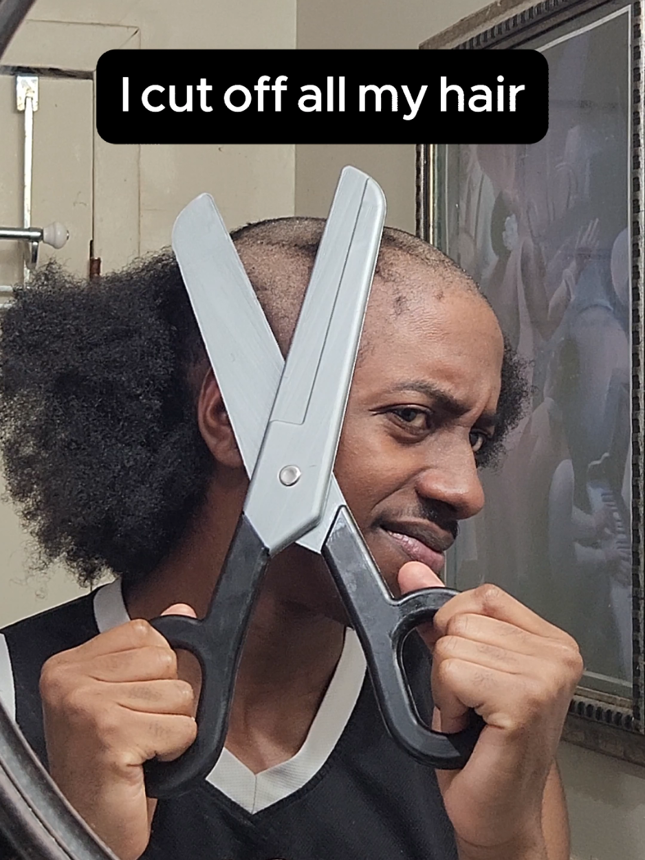 Big chop 💇‍♂️💇‍♂️ cut off all my hair. #fypシ #foryoupage❤️❤️ #hairtok #hairtiktok #bigchop #afro 