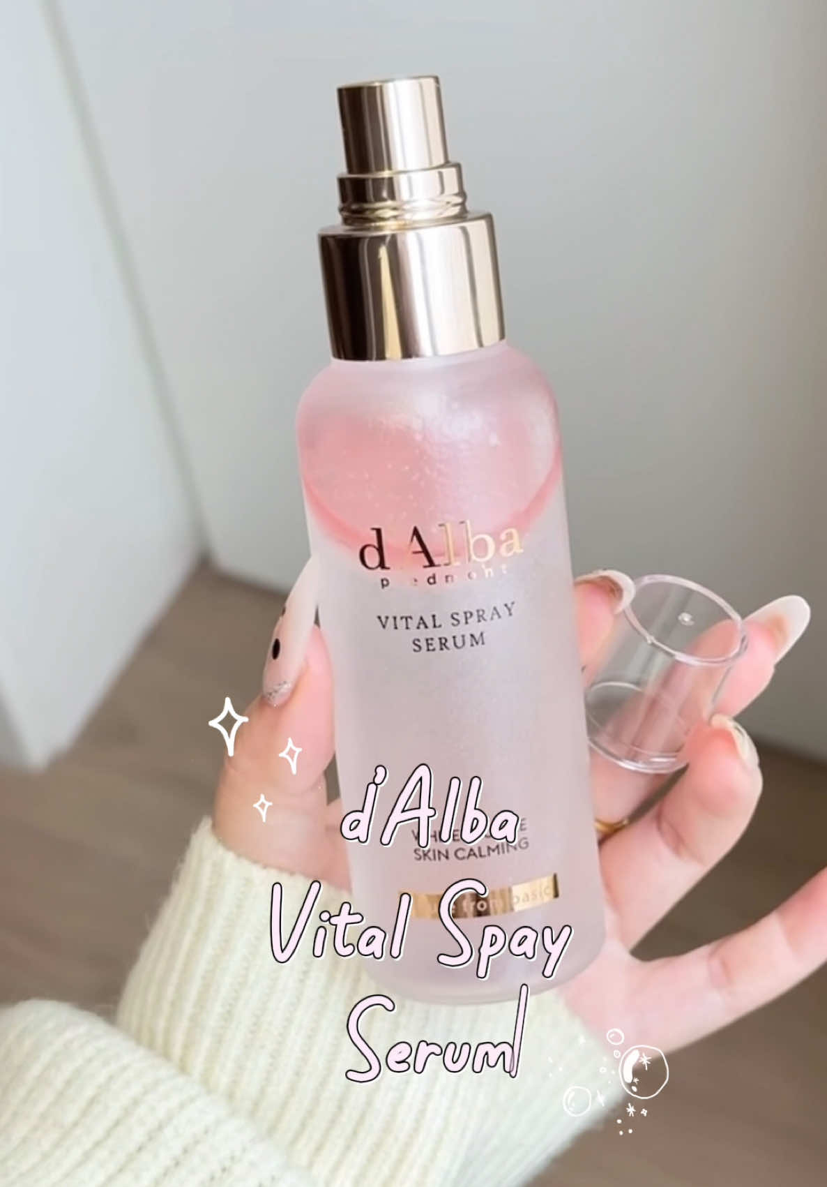 Da dầu đừng bon chen bạn xịt dưỡng màu vàng mà hãy thử bạn màu hồng của d’Alba đi ạ pleaseee #fyp #goclamdep #xuhuong #dalba #xitduongda #vitalsprayserum 