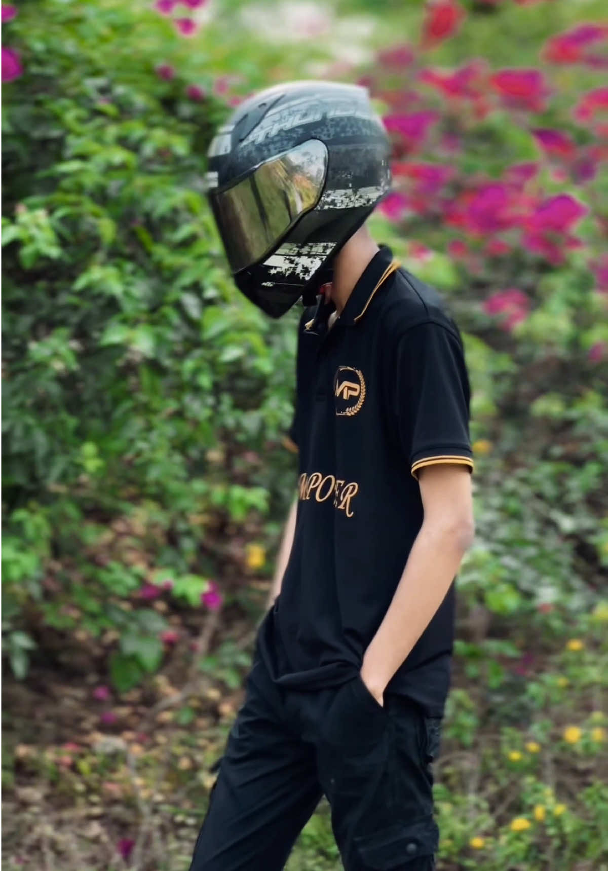 Old Video🖤🫶🏻#foryou #foryoupage #fyp #helmet_boy #abir_chachu #viral #viralvideo #oldvideo #trending #trend #bdtiktokofficial #tiktok #repost #100kviews #viewsproblem #unfrezzmyaccount #flowers #fyppppppppppppppppppppppp 