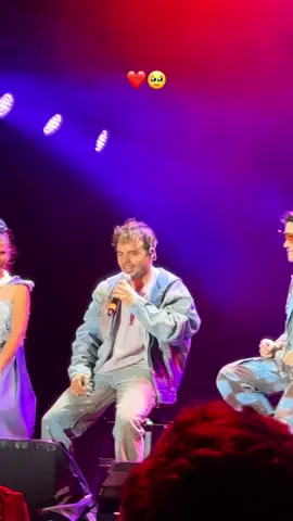 Hace dos segundos que floto en el aire hace dos segundos que mi beso arde ❤️ #hacedossegundoserreway #errewayforever #errewayperu #dossegundoserreway #peru #costa21 #rebeldeway #benjaminrojas #fyp 