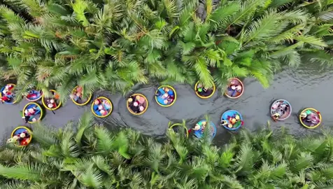 “Tưởng đi du lịch thư giãn, ai ngờ lên nhầm thuyền thúng – và được quay như chong chóng! Đến Hội An mà không thử đi thuyền dừa là mất nửa cuộc vui! Ngồi thuyền mà cười muốn xỉu, cảnh thì đẹp, mà trải nghiệm thì… hơi bị ‘quay cuồng’ nha! 10 điểm giải trí, không đi là tiếc á!” #odaycotourtrongoi #dulich #vietnam #danang