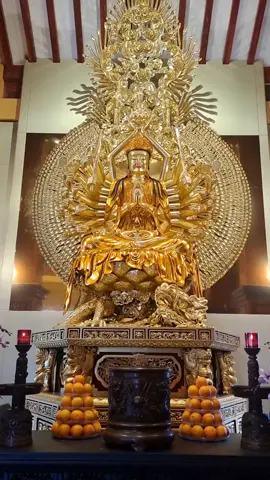 An vị tôn tượng Thiên Thủ Thiên Nhãn tại Chánh điện Việt Nam Quốc Tự 🙏🙏🙏