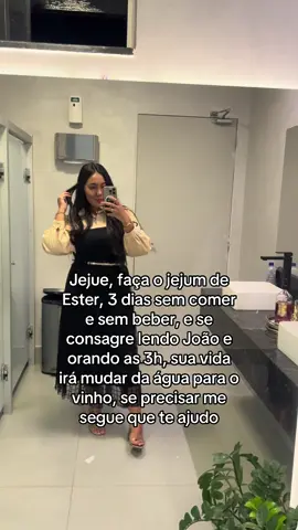 Apenas jejue🕊️ Se precisar de ajuda tenho um grupo de estudos disponível na bio, ou comente eu quero que te envio✨🕊️ Ahh e tenho um livro de jejum pra te ajudar na minha bio #jejum #jejumdesster #jovenscristaos