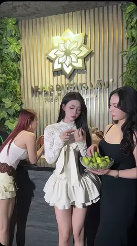 Bạn bạn bè bè 🤣🤣🤣#fypシ゚ #nhacduonglauspa #trending #