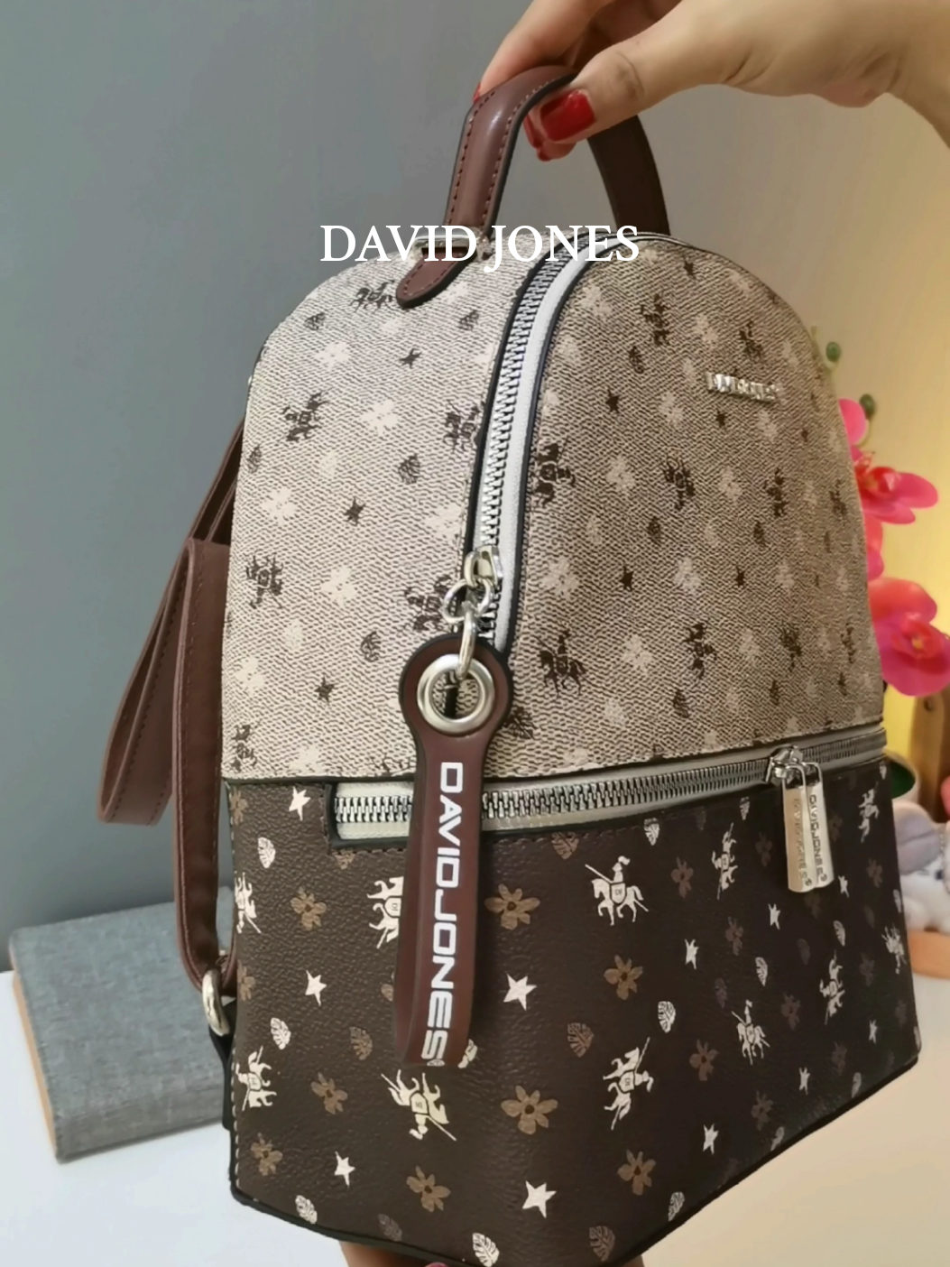 Never been disappointed 😭.. Ang ganda....... Huhu. Ganda ng quality. The material is so good. Hindi ka bibiguin ni david Jones sa mga bags nila💯#bag #bags #backpack #davidjones #minimalistbag #leatherbackpack #davidjones #bagrecommendation 