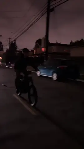 ⚠️AI GENERATED ALL FAKE⚠️  #eridepross #wheelie #viral #fyp 