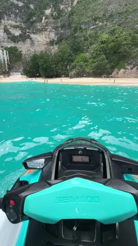 The Jetski song #balilife #wonderfulplaces #kelingkingbeach #nusapenida #jetski #seadoo #pesonaindonesia #liburanbali #thebalibible 