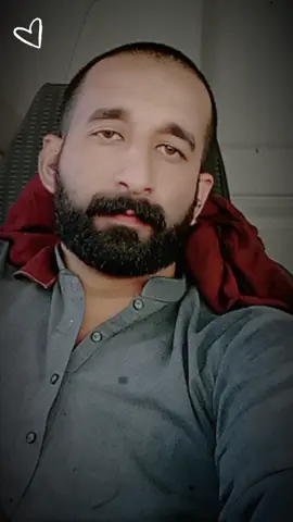 ہم ریت کے ٹیلوں کو  پہاڑوں کا درجہ نہیں دیا کرتے۔۔ #SaRkAr🤚 