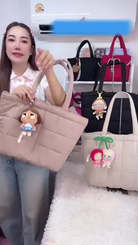 กระเป๋านุ่มนิ่มใบกลาง มี 9 สี ใส่ MacBook เอกสารหนังสือได้เยอะ เป็นกระเป๋าจุของได้เยอะมาก #Nantita #กระเป๋า #รีวิวกระเป๋า #กระเป๋าสะพาย #กระเป๋าผ้า  