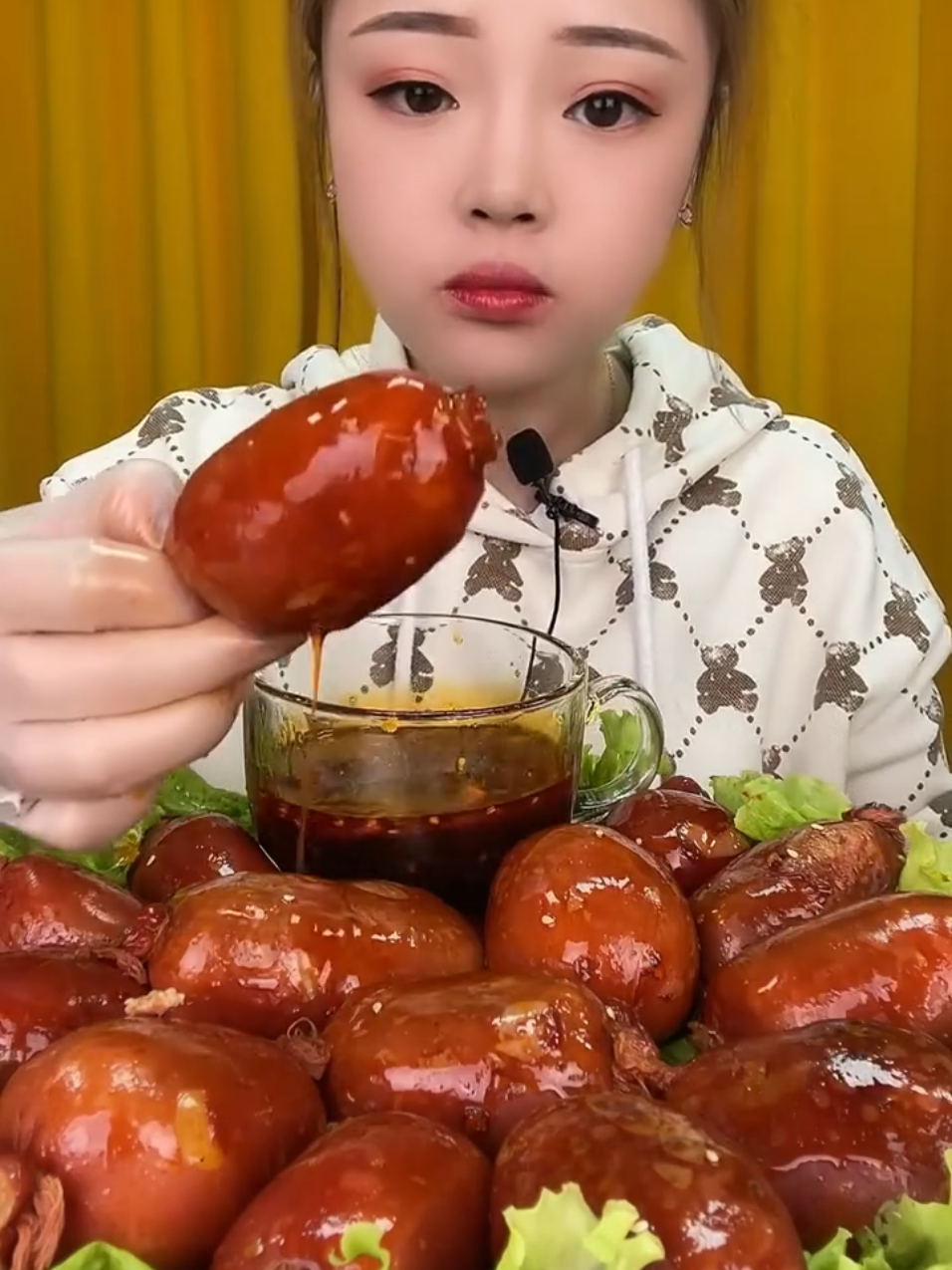 sosis?  #mukbang #viral #foodeatingshow #1M #fypviralシ #fyp #foryou #foryoupage #chineseeatingshow #eatingshow #asmr #fyp #jangkauanluas #semuaorang #asmrviral #mukbangasmr 