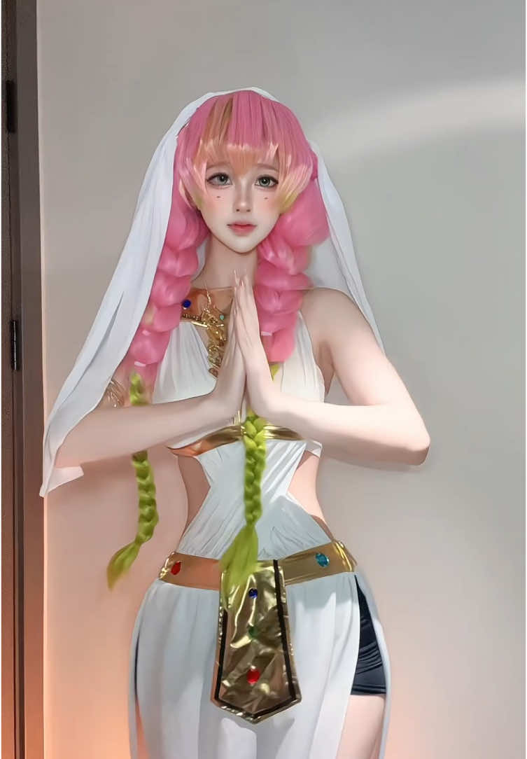 Mitsuri Kanroji joining the viral Egyptian dance trend—so pretty and powerful at the same time! #MitsuriKanroji #DemonSlayer #cosplay #tiktoktrend #bellydance #LoveHashira #animecosplay #fyp #viral 