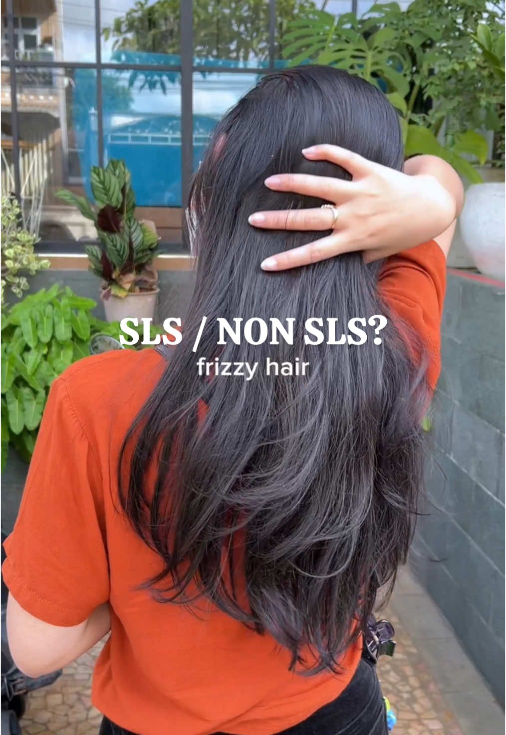 inget ya! pake shampoo SLS tuh gapapa bangett asalkan tipe rambutnya ga gampang frizzy @By Jevarine Official #Rambutrontok #MildShampo #ShampoNonSLS #Haircare #Jevarine 