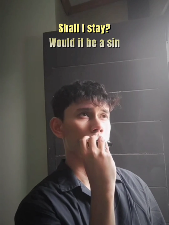 Falling in love with this song all over again! Sing with me! 🎤🎶 . . . . . . . #KaraokeTime #ClassicHits #CantHelpFallingInLove #ElvisPresley #GuessTheTitle #Harmonica #fyp #foryoupage 