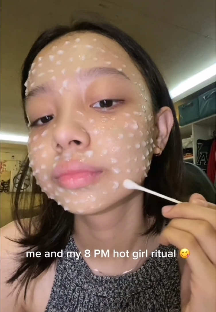 Your glow-up starts here.🤩#moisturizerviral #g2gbrightmoist #g2gph 
