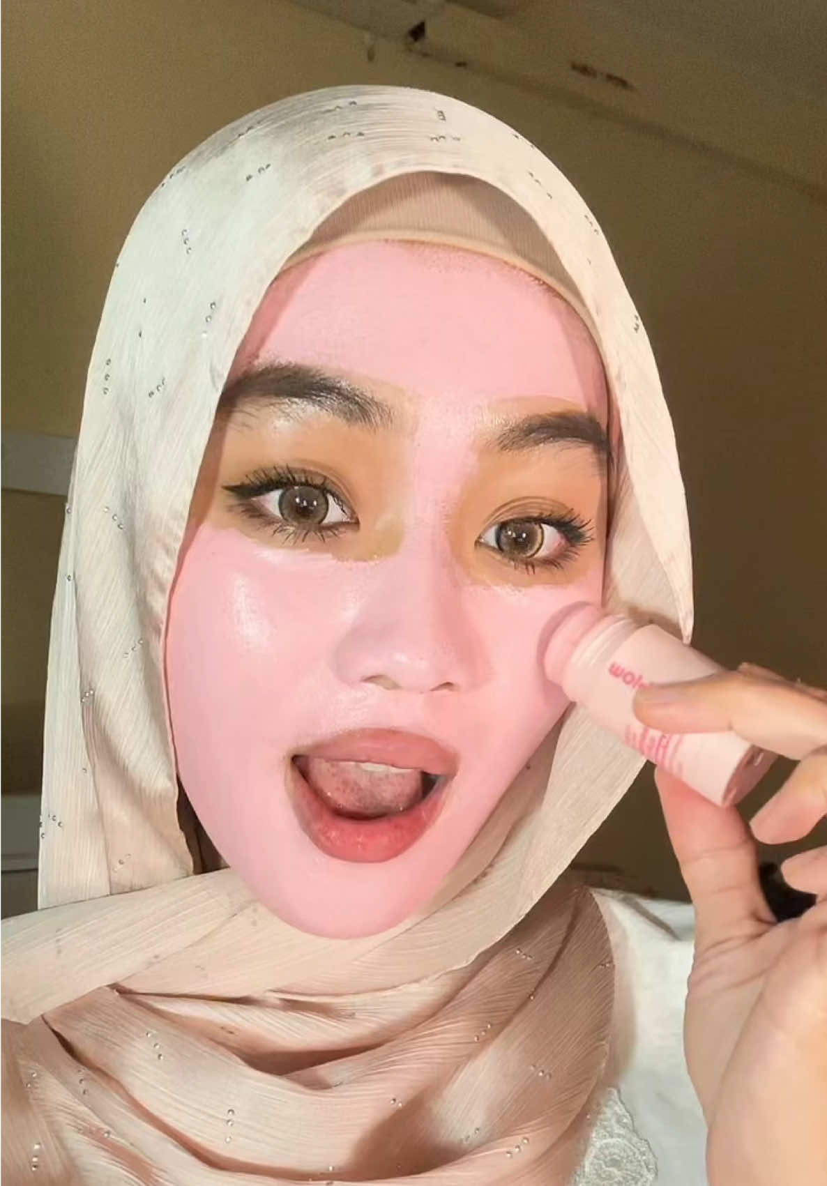 Tak pakai skincare pun kulit boleh cantik? 👀 Pakai g2g claystick je!!!#brightclaystick #claystick #pinkclaystickg2g #brightskin #refreshing 