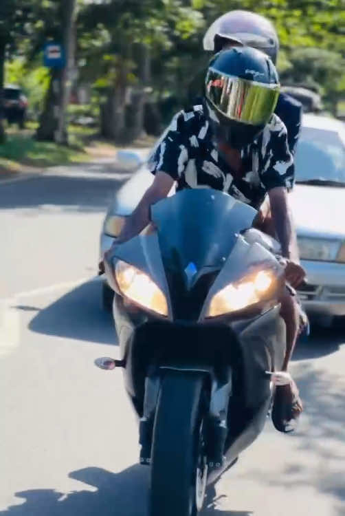 #කොල්ලන්ගේ ලස්සන එකම එක හීනයක් තාම මේ. ඒ කොල්ලන්ගේ හැම හීනයක්ම් ස්ටවේන්න ඔනේ කිර්‍ර් ඉතිරේන්න .... 🥰🏍🏍🏍🏍🥰🥰🥰      #tiktok🔥Foryou 🔥videos🔥vairal🔥Dila##         🥰🥰🥰🥰🥰🥰🥰