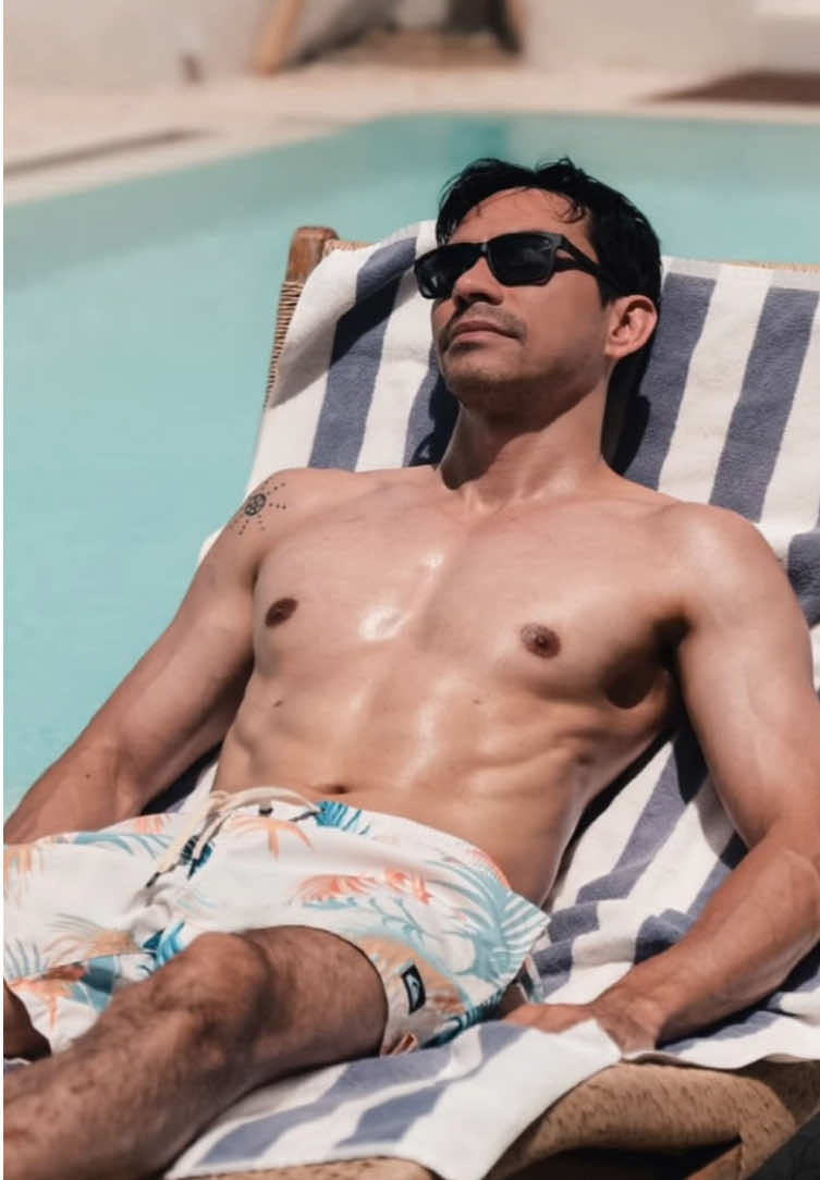 Coba sini ngantri yg mau jadi sugar babynya om Derry 😍🤪  #thesinathrya #dariussinathrya #donnaagnesia #lionelsinathrya #diegosinathrya #sabrinasinathrya #sugardaddy #seriessugardaddy #seriesviuoriginal #seriesviu 