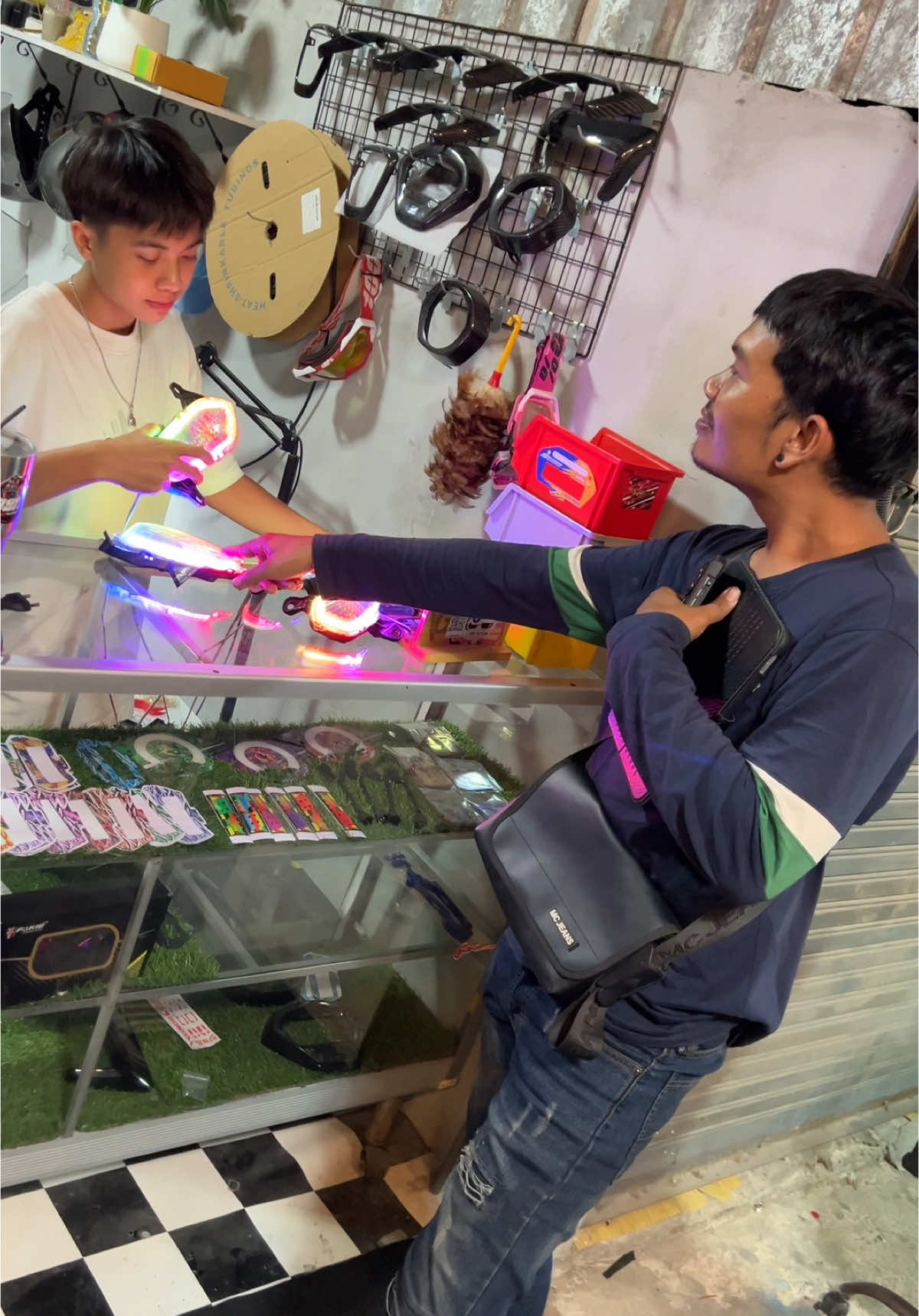 ลูกค้าทำไฟสุลต่าน 🌈 #ไฟซิ่งแหลมฉบัง #giorno #จีออโน่ #ไฟท้ายrgb #supplyshop 