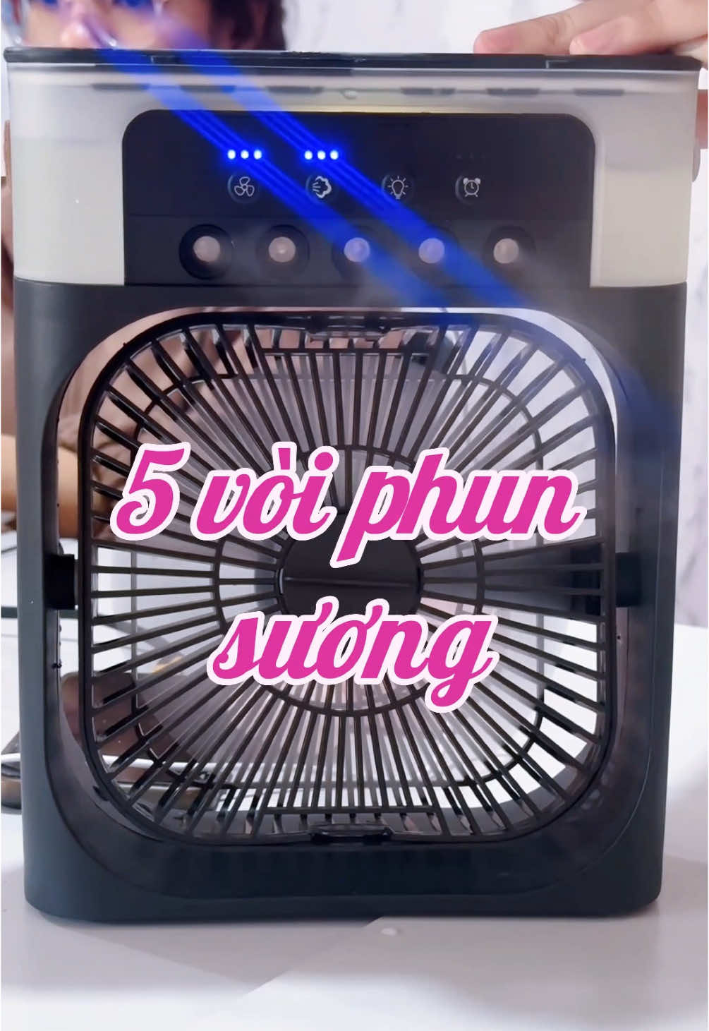 Quạt phun sương không sợ đổ nước đâu #quatphunsuong #quatphunsuongmini #quat #phunsuonglammat #giadung #quathoinuoc 