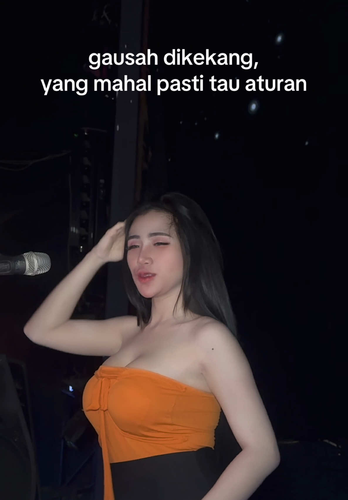 #djdewionthemix #thequeenoffunkotambyar #ibizasurabaya #djsurabaya 