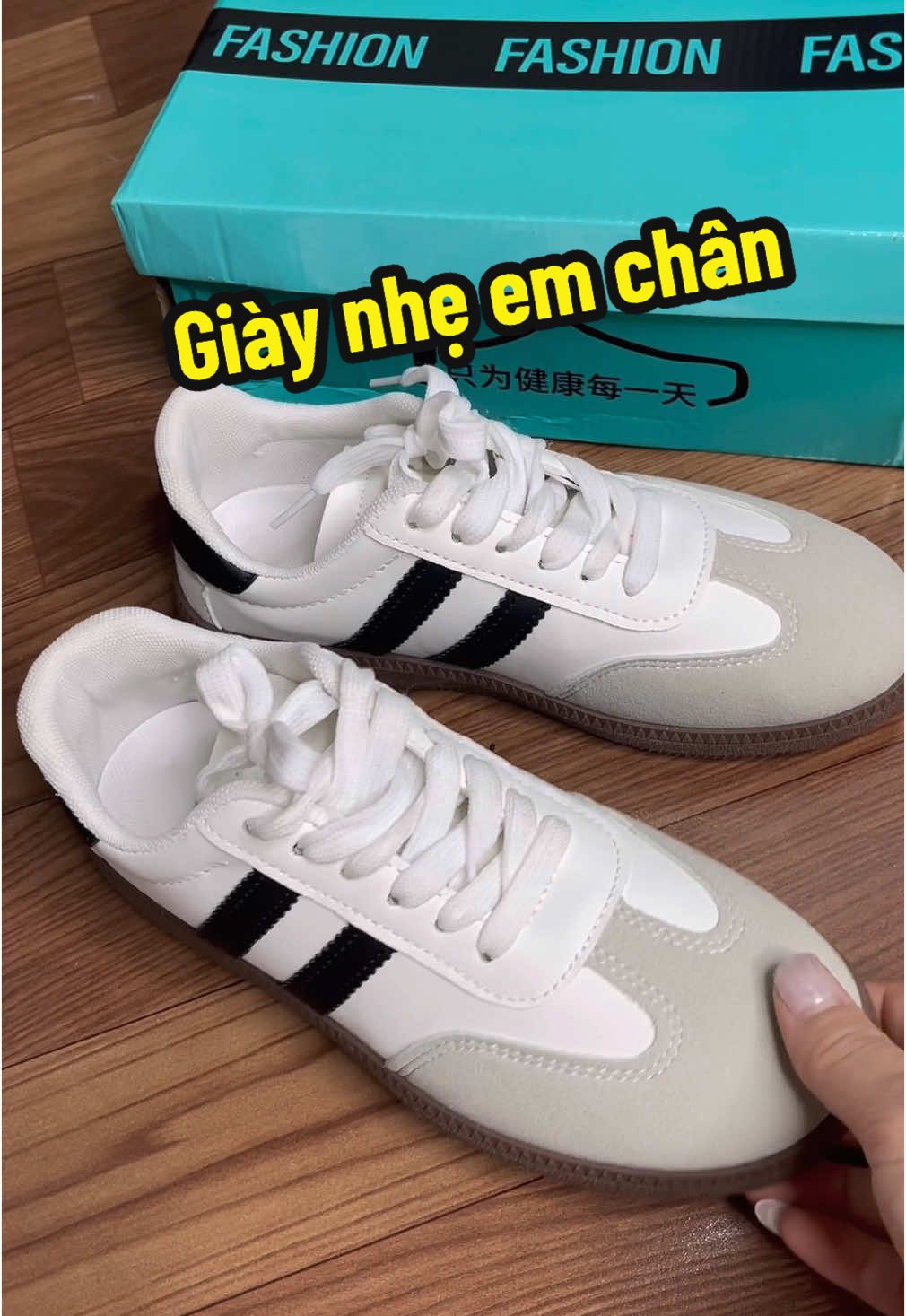 Giày thể thao thoáng khí siêu nhẹ êm chân#giaythethao #giaythethaonu #giayhottrend #xuhuong #quynhthushop #giaydep 