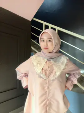 Ready stock sedikit jangan sampai kehabisan ya beb 🙌🏻🫶🏻 #blousewanita #fitcheck #kemejawanita 