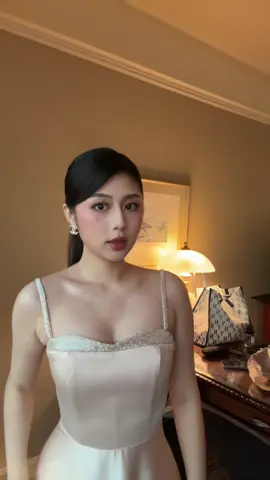 kondangan sendiri nih