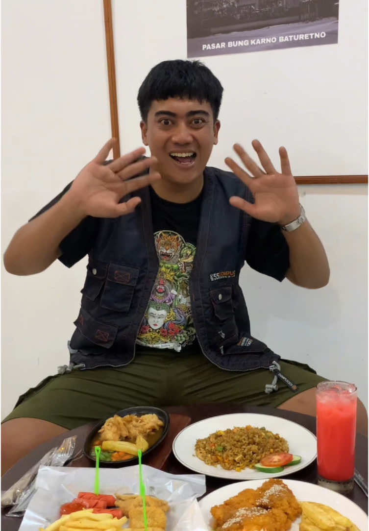 Buruan ke lalave x sorak gembira @LALAVE X SORAK GEMBIRA gak bakal kecewa deh 🫶🏻 @rapaaa105 #fyp #wonogiri24jam #baturetno #tirtomoyo #batuwarno #giriwoyo #pacitan #solo #fypage 