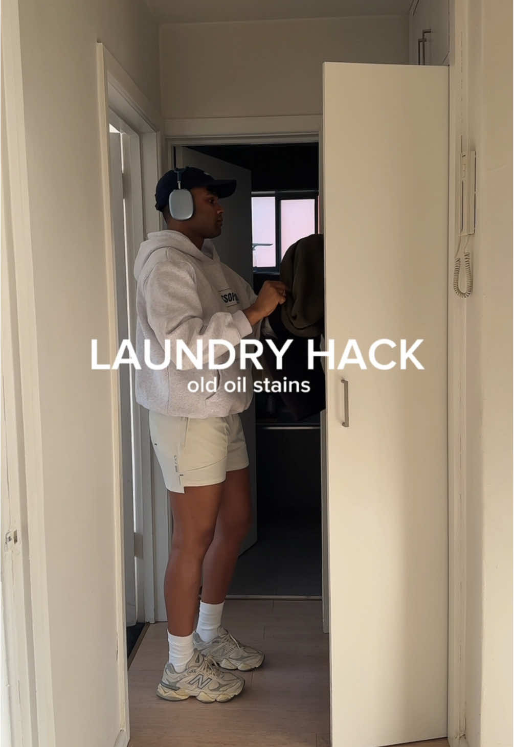 how to get rid of old oil stains on clothing 🧺 just use any brand of dry shampoo, spray directly onto the stain and wash on a normal cycle!  #laundryhack #clothinghacks #stainremover #laundrytips #cleaninghack #dryshampoo #easyclean #cleaningtips #clothinghack 