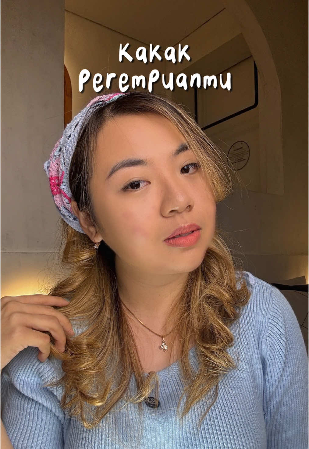 Kakak perempuan mu tidak benar-benar hidup untuk dirinya sendiri. Di balik topeng galak yang dia punya, dia sebegitunya sayang sama kamu sebagai adiknya. #acneproneskinfighter #katanyakezia #beautyquotesenthusiast 