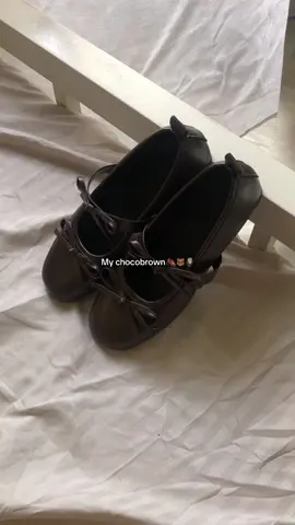 This kind of shoes 😩😩#flatshoes #dollshoes #bowtieshoes #chocobrown #OOTD 