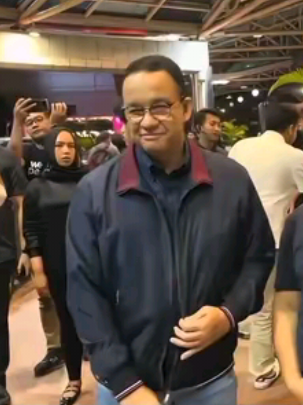 masih yakin nona stecu sama modelan cowok smart gini?😣 @Anies Rasyid Baswedan  #aniesbaswedan #edits #fyp 