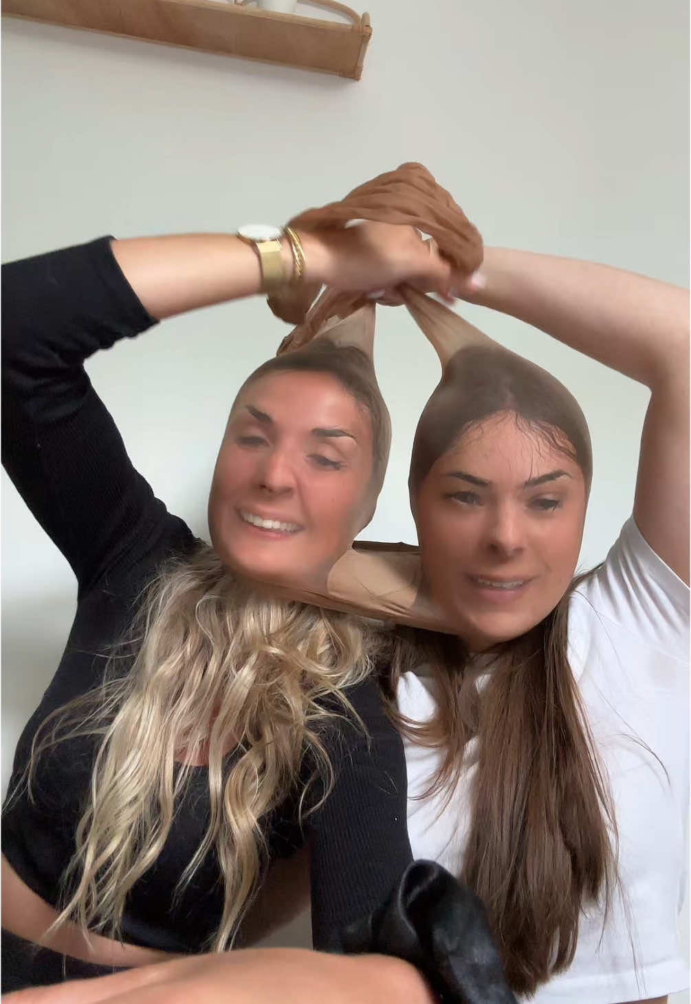 #duo #pourtoi #frenchiesoftiktok #friends #bestfriend #paris #girls #foryouu #viral_video #blondeandbrunette #trendtiktok #funnytiktok 