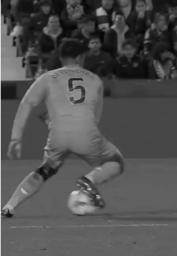 يا بيلي لا تنهي الحديث 🤍❤️‍🩹#جود #بيلنغهام #ريال_مدريد #realmadrid #🤍 #بيلنجهام 