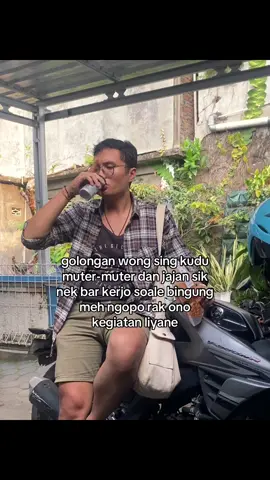 sakdurunge tekan omah kudu jajan
