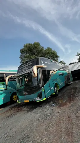 KUBAHIJO PANCA WANDA TUMENGGUNG #cirebon #bismaniacommunity #bismania #busmania #busmaniacommunity #adiputrokaroseri #buspariwisata #buspariwisataindonesia #jetbus #dreamcoach #ayonaikjetbus #adiputro #2025naikjetbus5 #mercedesbenz  #biscantik #dolan #mudik #mudiklebaran #mudikbri2025 #modelcirebonphotogrphy #jelajahindonesia #perjalananwisata #kebudayaanindonesia #kubaahijo #cirebontiktok #cirebonjeh #pesonaindonesia #cirebonculture #topengcirebon #tumenggung 