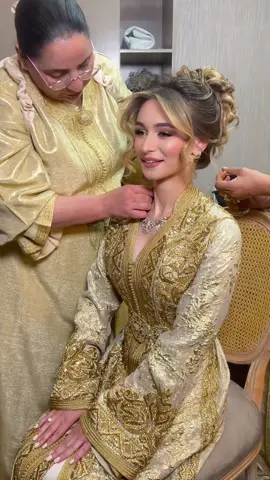 Tenue by @Bouchra Filali Lahlou                     #makeup #makeuptutorial #makeupartist #makeuptransformation #makeuplook #عرس #عرسمغربي #قفطان #قفطان_تكشيطه_جلابيات_مغربيه #السعودية #مصر_السعوديه_العراق_فلسطين #الشعب_الصيني_ماله_حل😂😂 