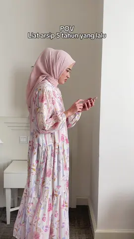 Aduh kayak malu sendiri deh liatnya 🥲🙏🏻  #hijabchic #hijabchicpink #hcbabes #trend #outfitcheck #outfitinspiration #pov #OOTD 
