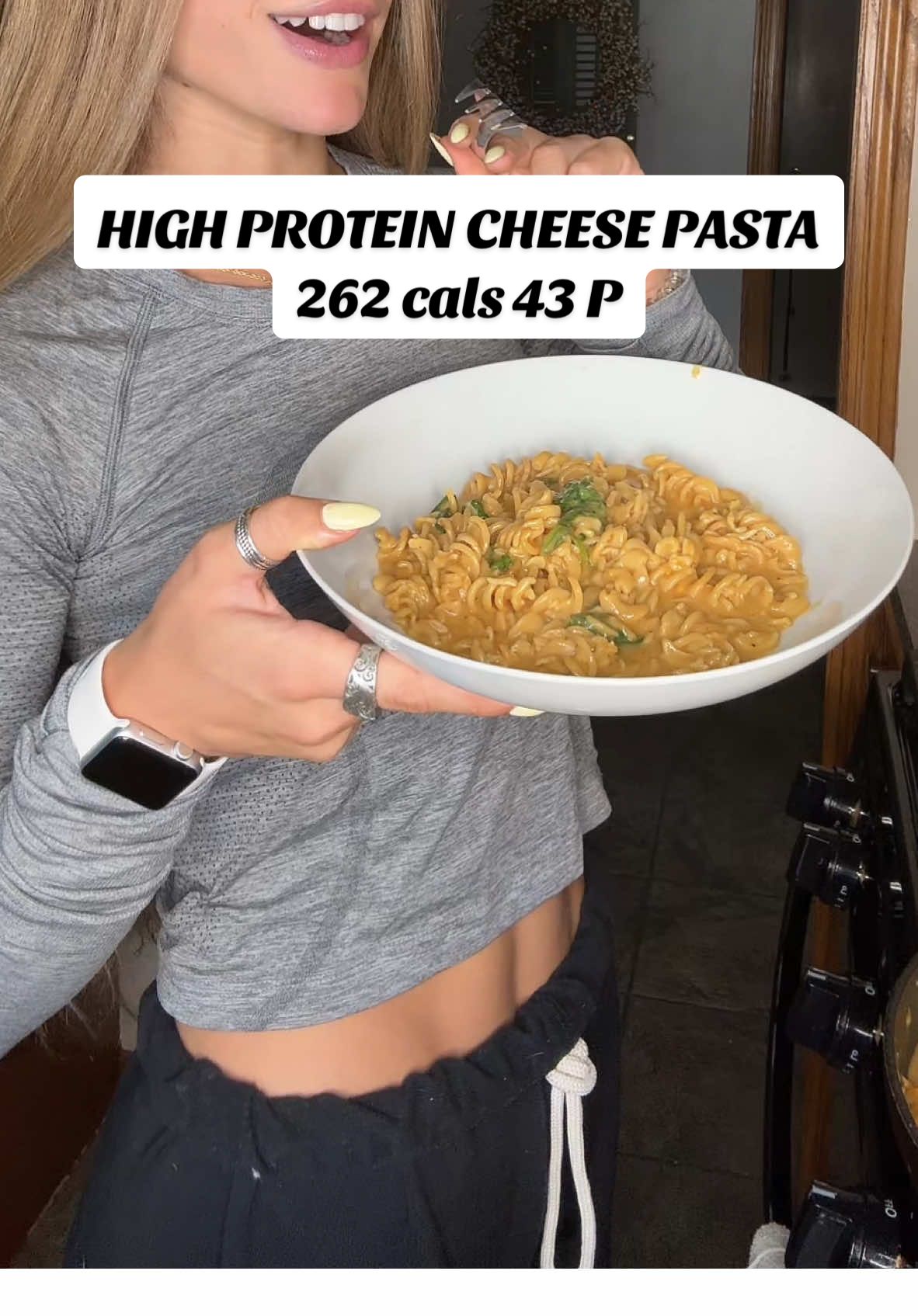 High protein low carb low cal cheesy pasta recipe😋  Serving macro (makes 4): Calories: 262.5 Protein: 43 Fat: 4.5 Carb: 13.25 (Macros do not include the shredded cheese & spinach measure that how you want and choose cheese that fits your macros for you) 🤍1 box Kaizen Pasta (BEST macro pasta out period but you could use other protein pasta that you have I linked it under low cal food on amazon) 🤍1 (32oz) box of bone broth  🤍2 C low fat cottage cheese  🤍3/4 ish cup (measure with heart) of LF shredded cheese  🤍1 or 2 TBS nutritional yeast (I like it I did 2) 🤍garlic powder, onion powder, salt, pepper, paprika, I added some sazon but season how you want  🤍optional I added handful of spinach  Consistency comes out a bit thin i initially then thickens up after it’s had time to sit. If you want it thicker I would reccomend taking some of the broth out after boiling or adding more cheese and spinach and just the macros  #lowcal #lowcalorie #healthyrecipes #highprotein #highproteinrecipes #highproteinmeals #cottagecheese #lowcarb #macrofriendly #macrofriendlymeals #Recipe #macandcheese #healthypasta #pastarecipe #mealprep #mealprepideas 