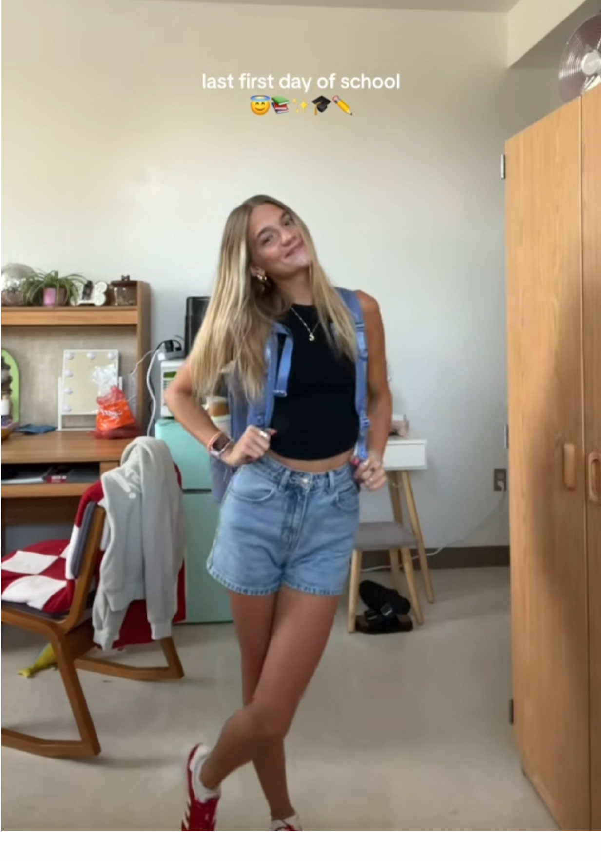 draft bc this is too cute! can’t believe i’ve made it this far 🥹🎓🫶🏼 #lastdayofclasses #collegesenior #collegegrad #collegegraduate #collegelife 