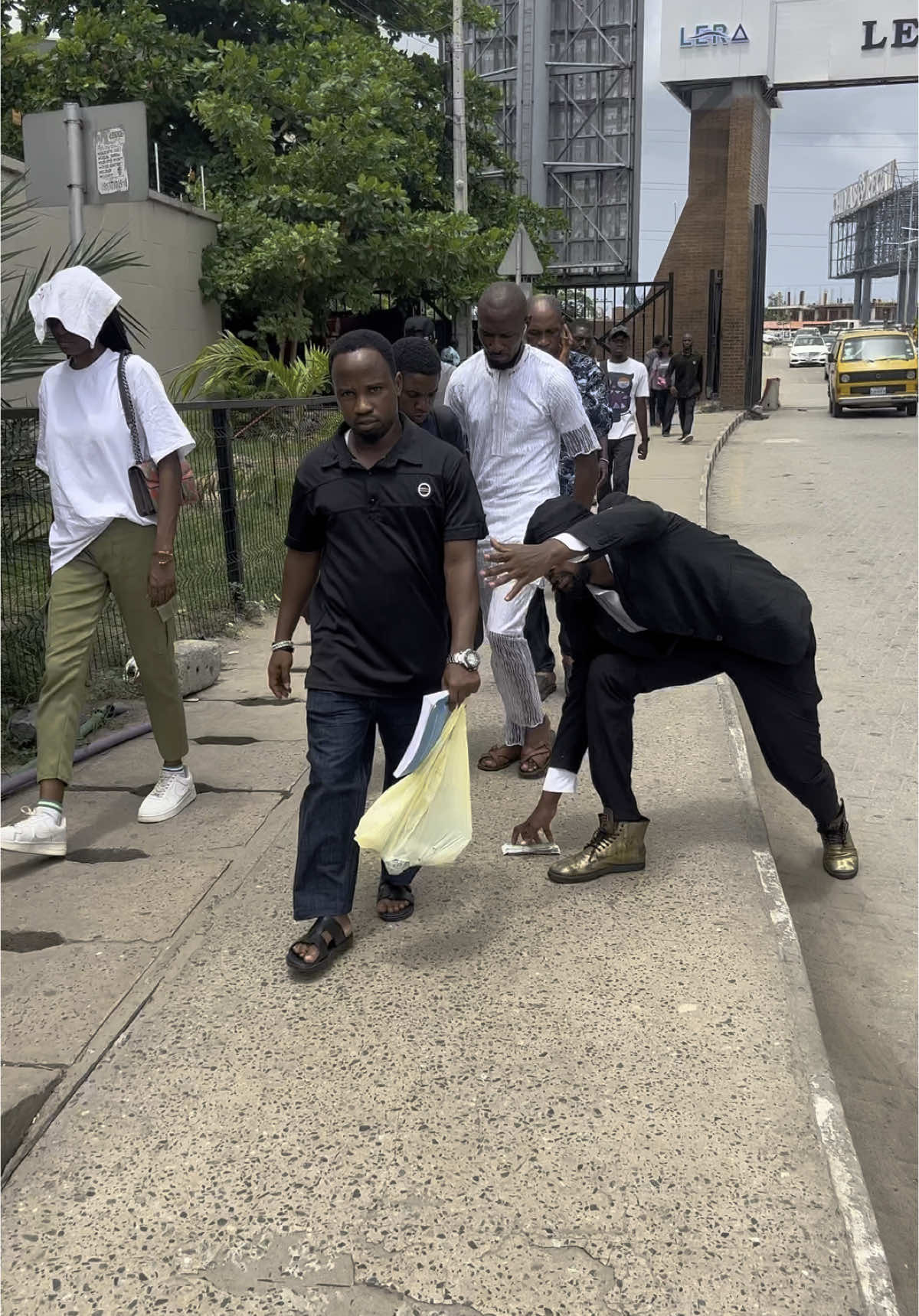 WAIT FOR IT 😭😭😭😭😭😭 I thought Nigerians are all good people??? 😭  🎵 Song by @officialmersea  go use the sound asap !!  #reels #pranks #Machigoldpranks #viral